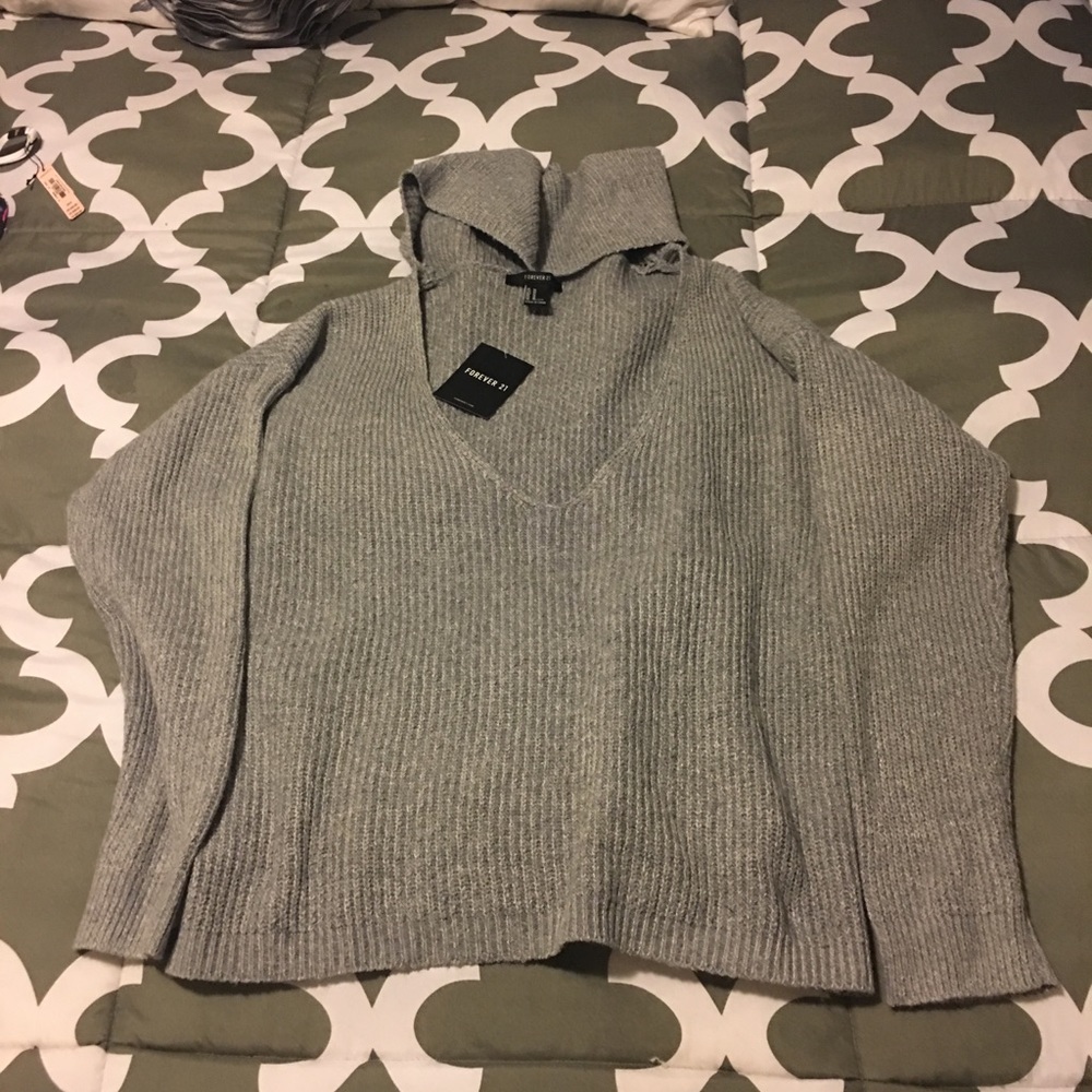 Brand New Forever 21 sweater size M ,